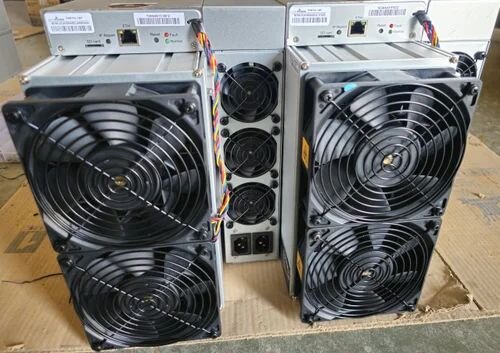 Inchiriez mineri Bitcoin Mineri BTC